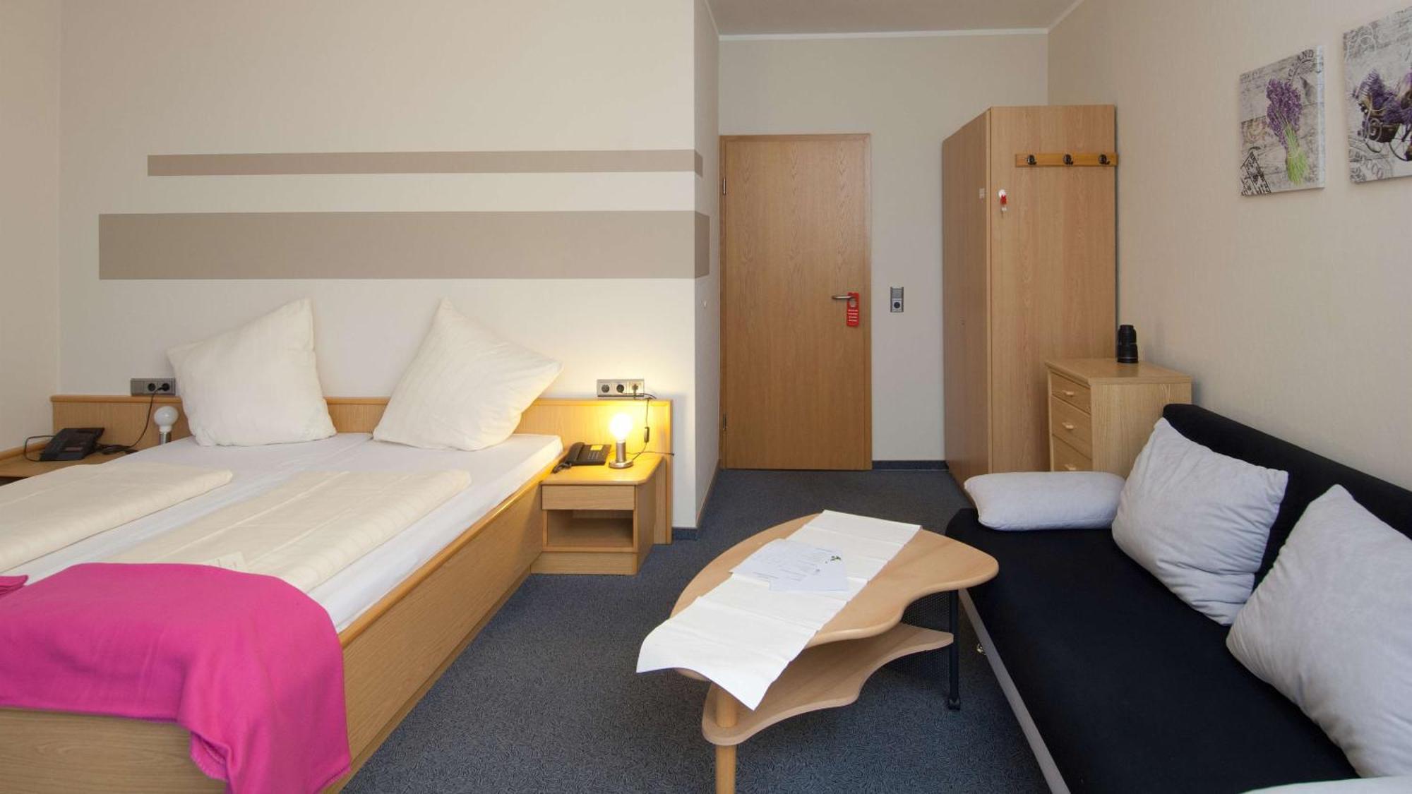 Hotel Garni Am Goetheplatz Bad Münster am Stein-Ebernburg Room photo