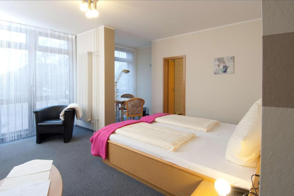 Hotel Garni Am Goetheplatz Bad Münster am Stein-Ebernburg Room photo
